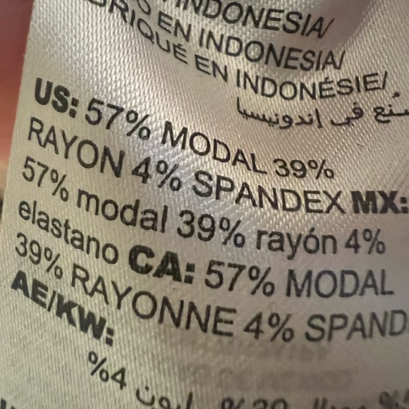 Chicos Silky Soft Dotted Cheetah Print Half Placket Button Down Shirt Sz1 - Picture 6 of 13